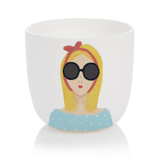 Taza de chica rubia